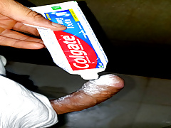 Ladke ne Kiya Colgate  lagakar sex dekhen naya video sex website main pahli bar