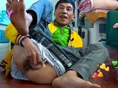 Happy middle-aged guy Peter123 gets off with a handjob