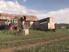 Jimmy jerks off in bath outside