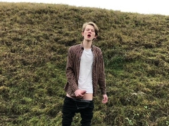 Mischievous DUDE With GINORMOUS LOLLIPOP(23cm) Wanking OFF OUTDOOR IN THE COLD WEATHER