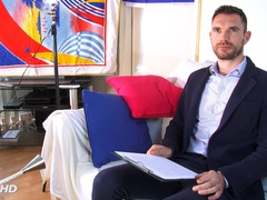 In suit banker gets fapped his massive spear by a sales agent.