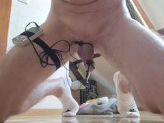 French guy enjoys estim milking with a well-endowed man