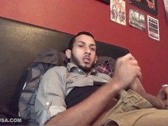 Brian Bonerz jacks off fast