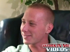 Stud shows off his tattooed chiseled body and jerks off hard