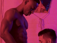 Ebony hunk seduces a guy into interracial bareback