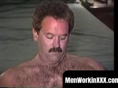 MenWorkinXXX.com - Fugly aged fellow jerks his teddyhood with force