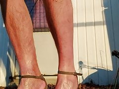 Mastrubation in sandals bei See
