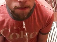This young man gets pissed in the face. It's the golden show