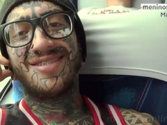 Tatuado, andre-ferraz, vagao