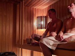 After a Workout in the Sauna, I Was Kicked Out by a Skinny Guy and Cummed All Over My Ass