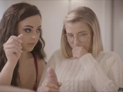 18 ans, Blonde, Brunette brune, Chatte, Rugueux, Rasée, Plan cul à trois, Nénés