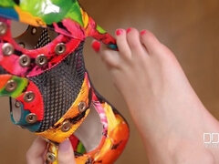 High Heels Toe Teaser Tempts with Bare Feet Too