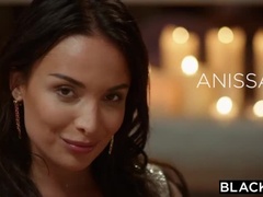 Anal, Gros seins, Sucer une bite, Brunette brune, Éjaculer dans la bouche, En levrette, Faciale, Homme homme femme