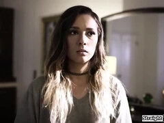 Grosse bite, Sucer une bite, Brunette brune, Branlette thaïlandaise, Petite femme, Rugueux, Nénés, Vierge