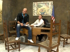 Gros cul, Gros seins, Sucer une bite, Plantureuse, Seins naturels, Actrice du porno, Plan cul à trois, Nénés