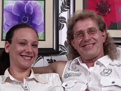 Bruinharig, Sperma shot, Man man vrouw, Tepels, Hangende tieten, Tiener, Trio, Vrouw