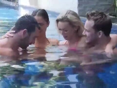 Grosser arsch, Blondine, Paar, Spermaladung, Absätze, Orgie, Rasiert, Swingers