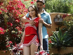 18 jahre, Grosser arsch, Grosser schwanz, Blasen, Anfeuerer, Hundestellung, Natürlichen titten, Jungendliche (18+)