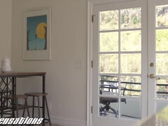 18 jaar, Kont, Grote kont, Jonge meid, Masturbatie, Kut duiken, Tiener, Nat