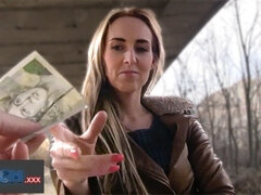 Grosser schwanz, Blondine, Blasen, Betrug, Spermaladung, Geld, Pov, Öffentlich