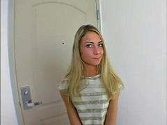 Blonde, Sucer une bite, Nénés