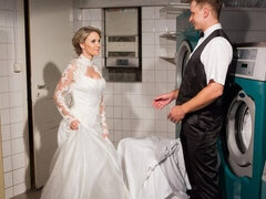 Culo grande, Verga grande, Rubia, Mamada, Lencería, Tetas naturales, Bragas, Tetas