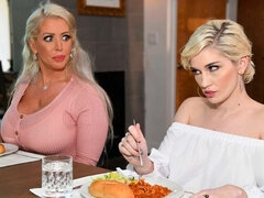 Rubia, Penetracion con dedos, Lesbiana, Lamidas, Masturbación, Madres para coger, Coño, Estriptis