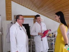 Брюнетки, Доктор, Медосмотр, Гинеколог, Оргазм, Киски, Молоденькие, Вибратор