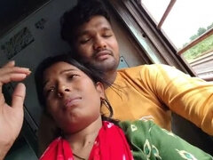 18 ans, Première fois, Hd, Indienne, Public, Train, Vierge, Épouse