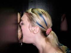 Enthousiasteling, Blond, Sperma shot, Diep in de keel, Zwart, Groepseks, Handbeurt, Interraciaal