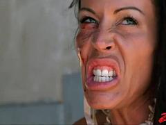 In den arsch, Asiatisch, Blondine, Blasen, Faustfick, Interrassisch, Milf, Titten