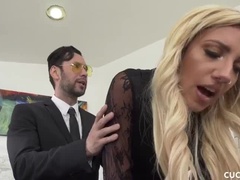 Blondine, Gehörnter ehemann, Hundestellung, Handjob, Erniedrigung, Lecken, Nylon, Muschi