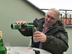 素人, ブロンド, イく瞬間, バック, オナニー, アウトドア, 喫煙, 三人