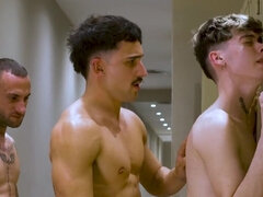 Noire, Sucer une bite, Éjaculer dans la bouche, Noir ébène, Homosexuelle, Branlette thaïlandaise, Hard, Pov