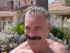 デカチン, フェラチオ, 手コキする, ハードコア, 乳首, オッパイの