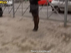 In den arsch, Aufs gesicht abspritzen, Masturbation, Geld, Piercing, Öffentlich, Tätowierung, Flotter dreier