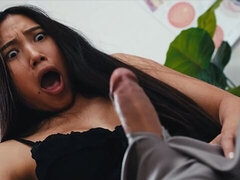 Asiatique, Sucer une bite, Médecin, Futanari, Interracial, Jeunes transsexuelles thaïlandaises, Surprise, Thaïlandaise