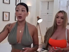 Gros cul, Gros seins, Brunette brune, Gorge profonde, Queue, Fétiche des pieds, Mère que j'aimerais baiser, Mamelons