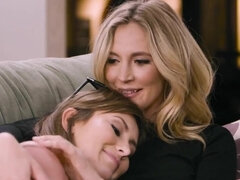 Mona Wales and Paige Owens are into lesbian anal fingering