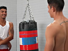 Anal, Lamer culo, Mamada, Corridas, Gay, Gimnasio, Sexo duro, Tatuaje