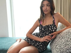 Gros cul, Petit ami, Brunette brune, En gros plan de très près, Mignonne, Petite femme, Maigrichonne, Nénés