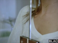 Verga grande, Morena, Estilo perrito, Primera ves, Interracial, Lamidas, Coño, Montar