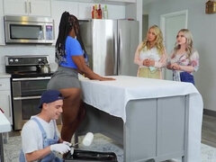 Gros cul, Sucer une bite, Plantureuse, En gros plan de très près, Hd, Interracial, Secrétaire, Mariage