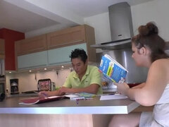 Grosser arsch, Grosse titten, Faustfick, Strümpfe, Schlucken, Tätowierung, Flotter dreier, Spielzeuge