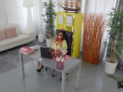 Lily Veroni’s Office Seduction with Handyman Heat