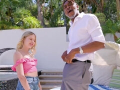 Rubia, Mamada, Sexo duro, Interracial, Natural, Al aire libre, Pequeña, Adolescente