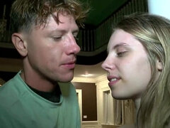 Blondie with a slutty body wants to get filled up