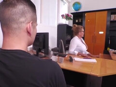 Blondine, Klassisch, Spermaladung, Süss, Aufs gesicht abspritzen, Büro, Strümpfe, Titten