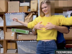 Gros seins, Chantage, Sucer une bite, Hd, Police, Russe, Suçant, Adolescente