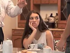 Sucer une bite, Brunette brune, Papa, Poupée, Hd, Léchez, Chatte, Adolescente